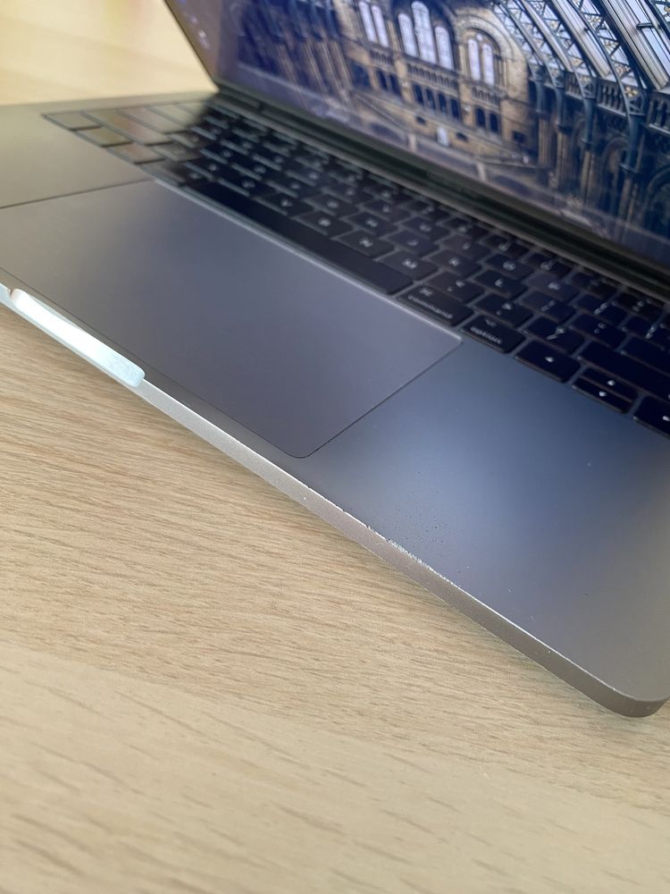 MacBook Pro 2017 13.3 16gb 512 ssd