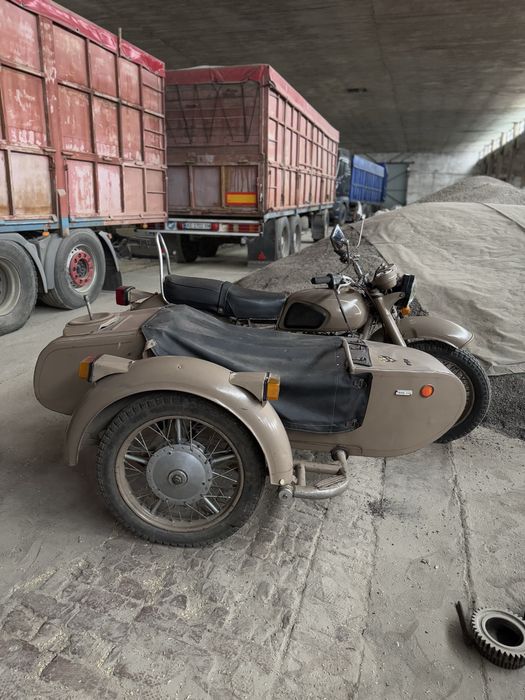 Мотоцикл з коляскою