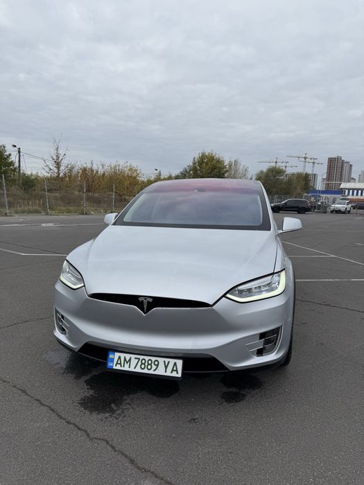 Тесла модел Х 90D максимальная комплектация 3 рядная