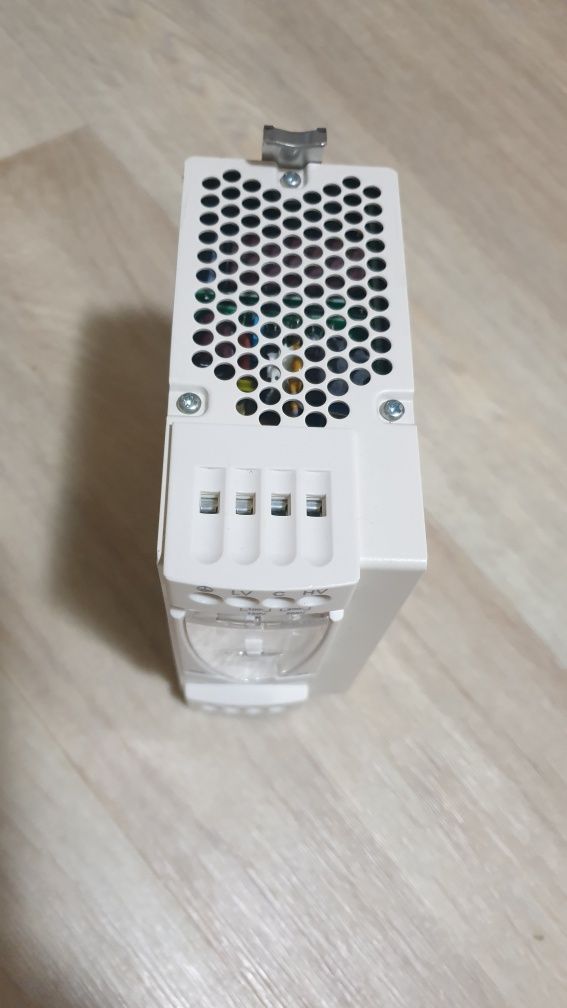 Schneider Electric  220/24 VDC Блок питания , преобразователь