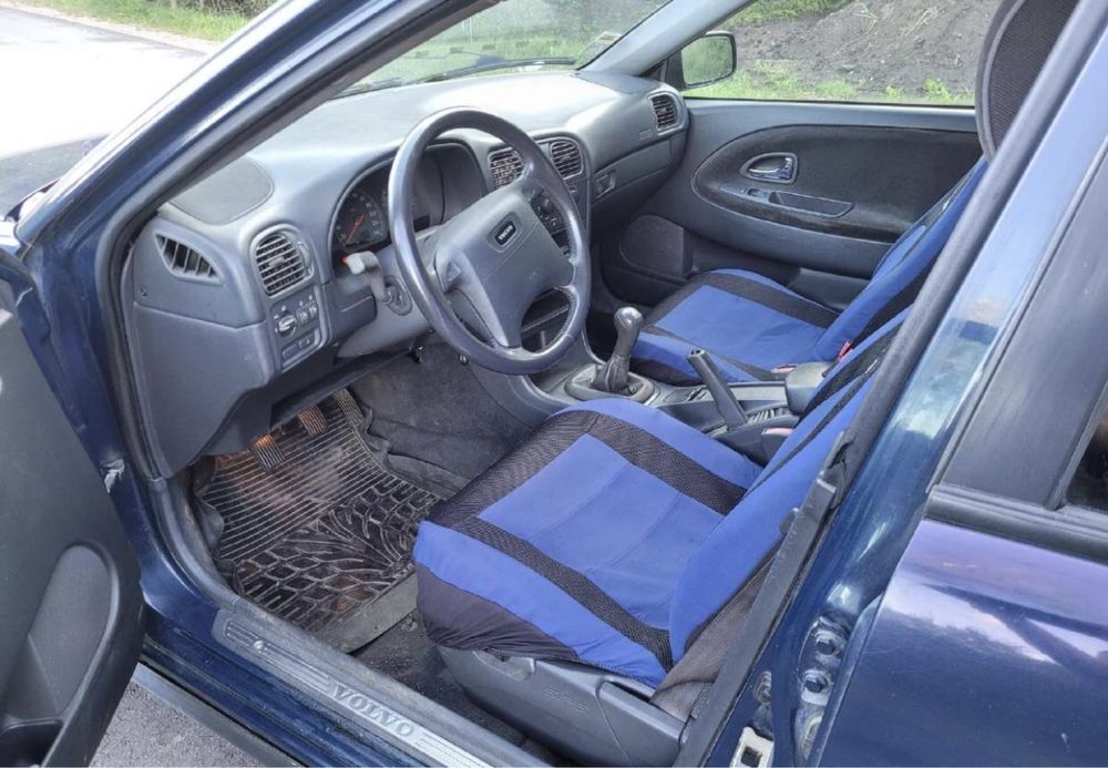 Вольво v40 Volvo v40 разборка шрот 1.9 дизель