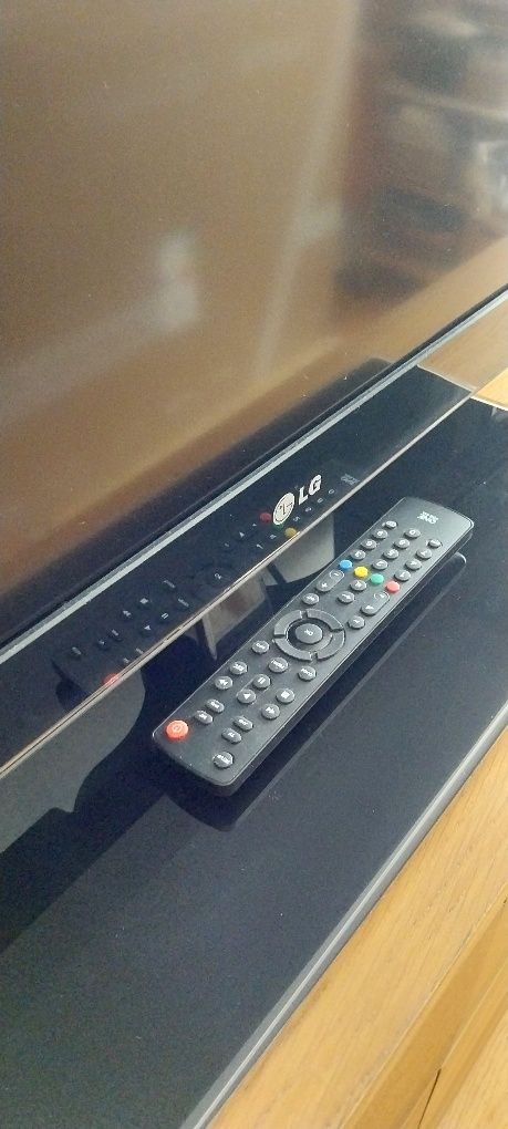 Televisão LG com comando incluído