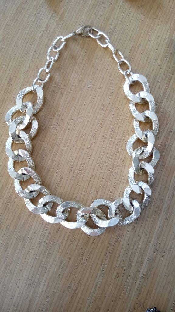 Pulseiras, brincos....Bijuteria