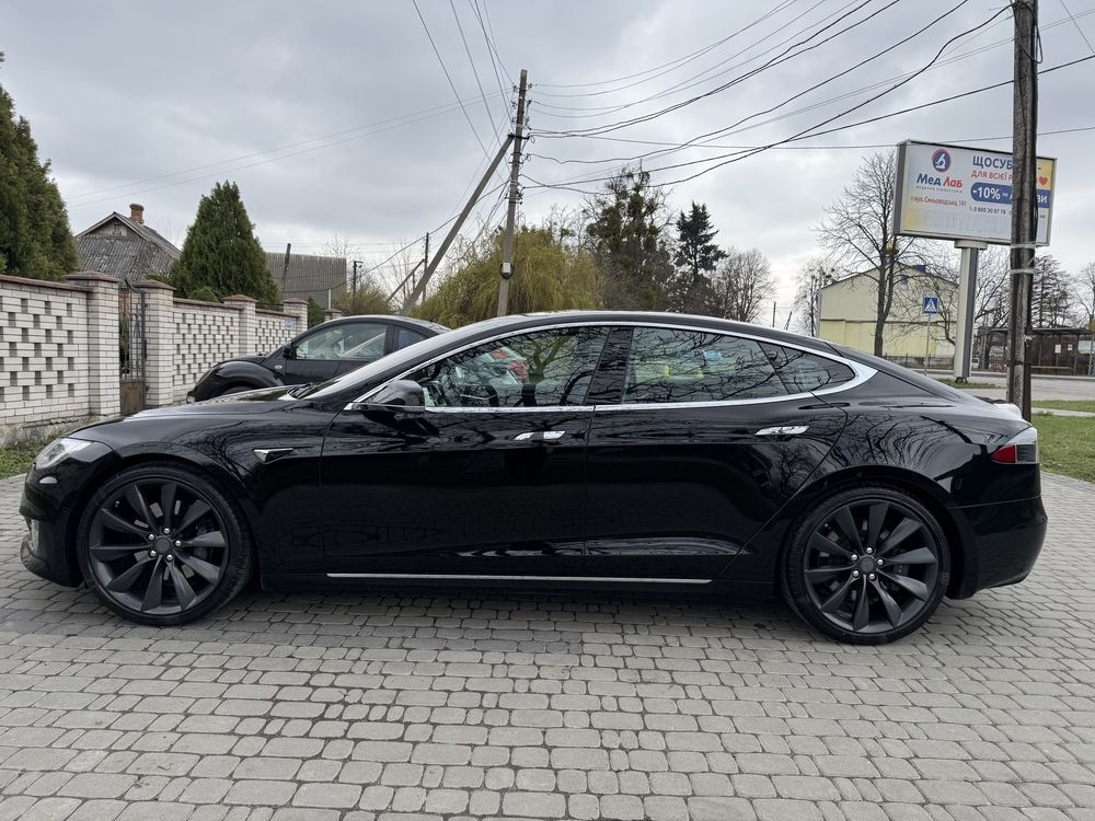 TESLA MODEL S Европа (Німеччина) Рестайлінг 2018