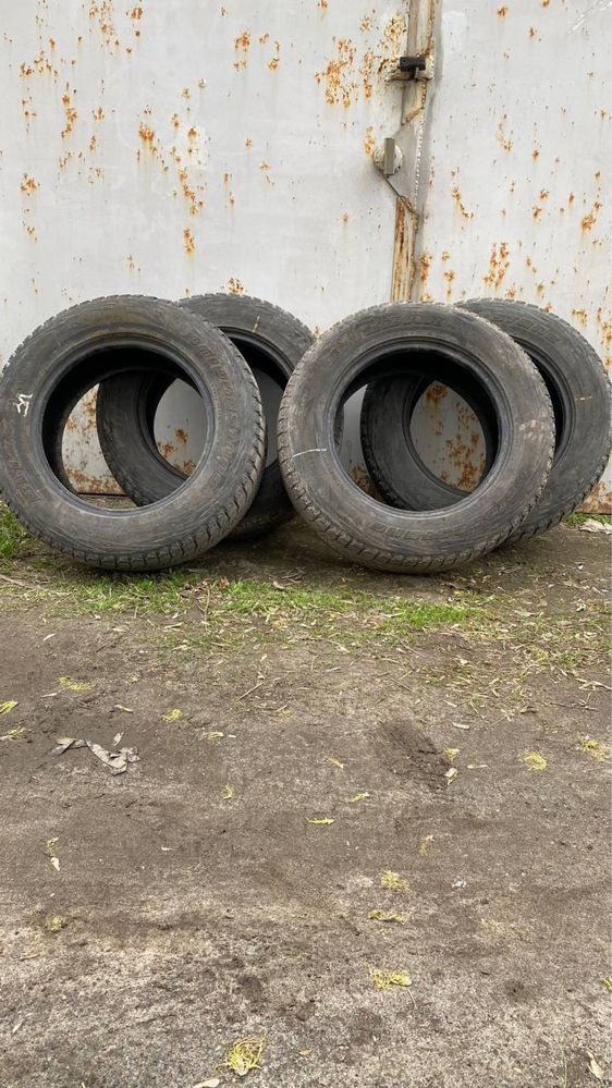 Продам зимнюю резину R17 BRIDGESTONE