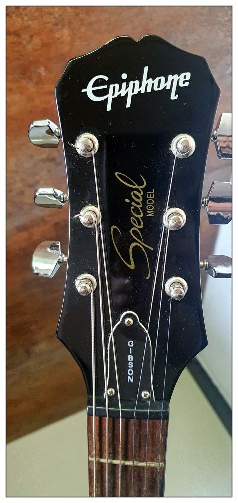 Guitarra Epiphone Les Paul Special Model, 2000, Made in Korea, com Gig