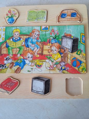 Puzzle ,, Rodzina " dla dziecka na płycie drewnianej.