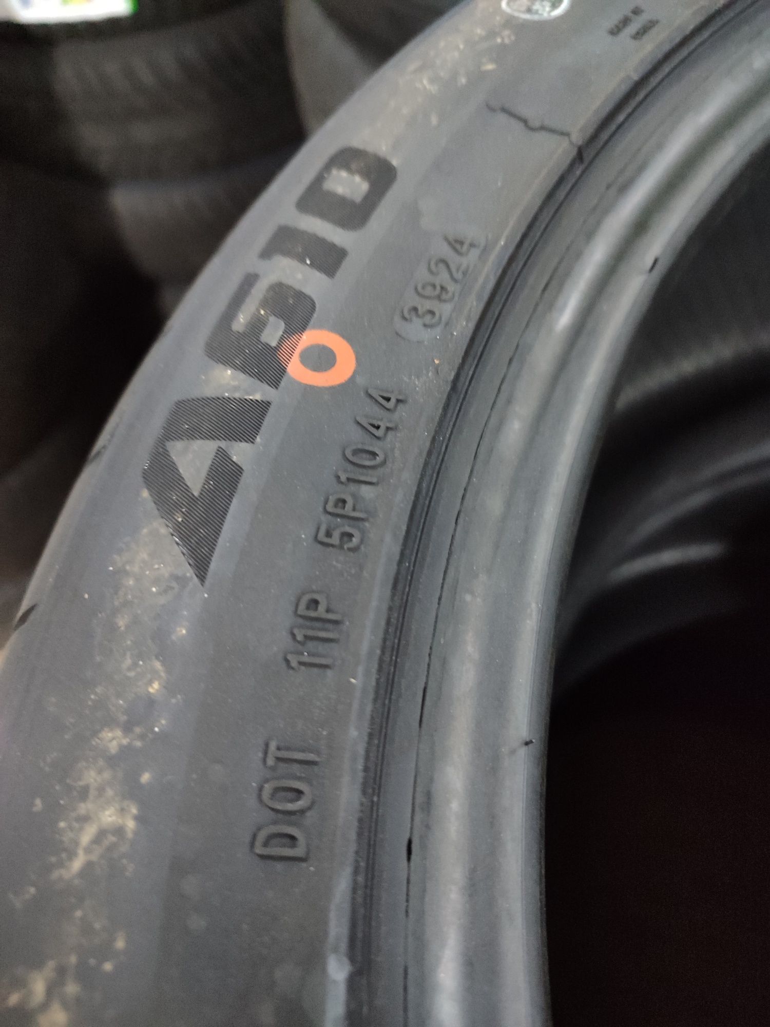Aplus A610 275/40 R20 106Y XL
