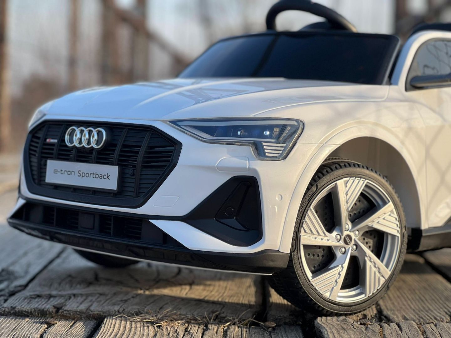 Pojazd Audi E-Tron Sportback Biały 4x4