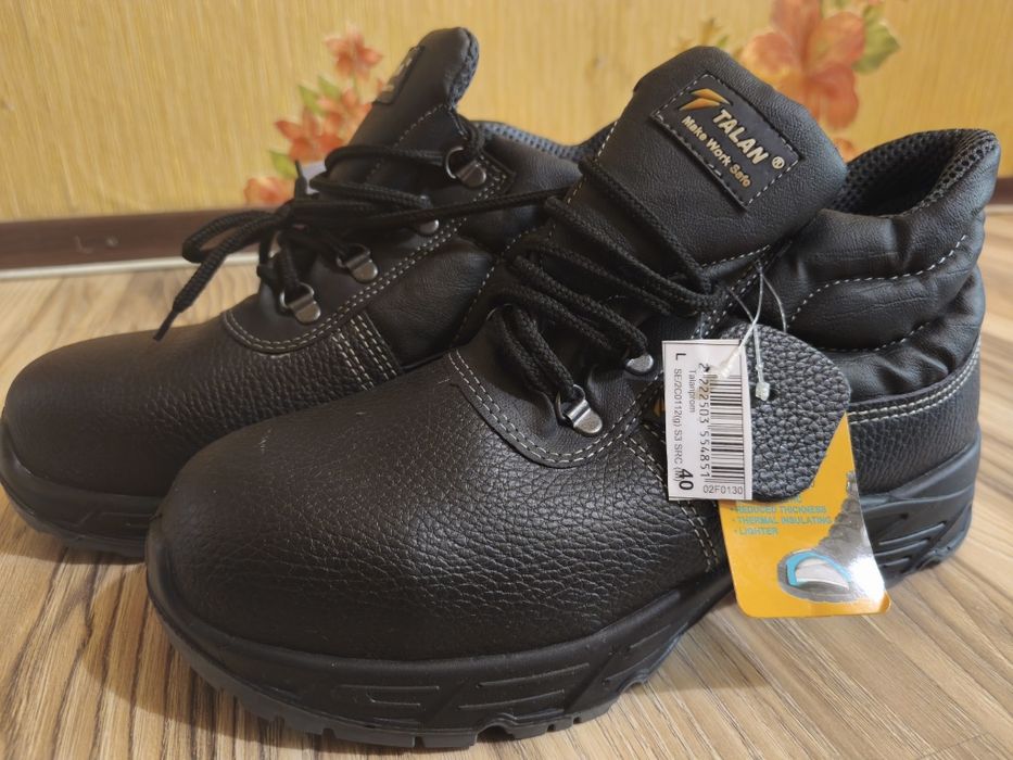 Ботинки рабочие р. 40-41. Новые.