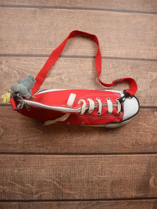Torba na ramię tenisówka czerwona red sneaker shoe bag red torebka