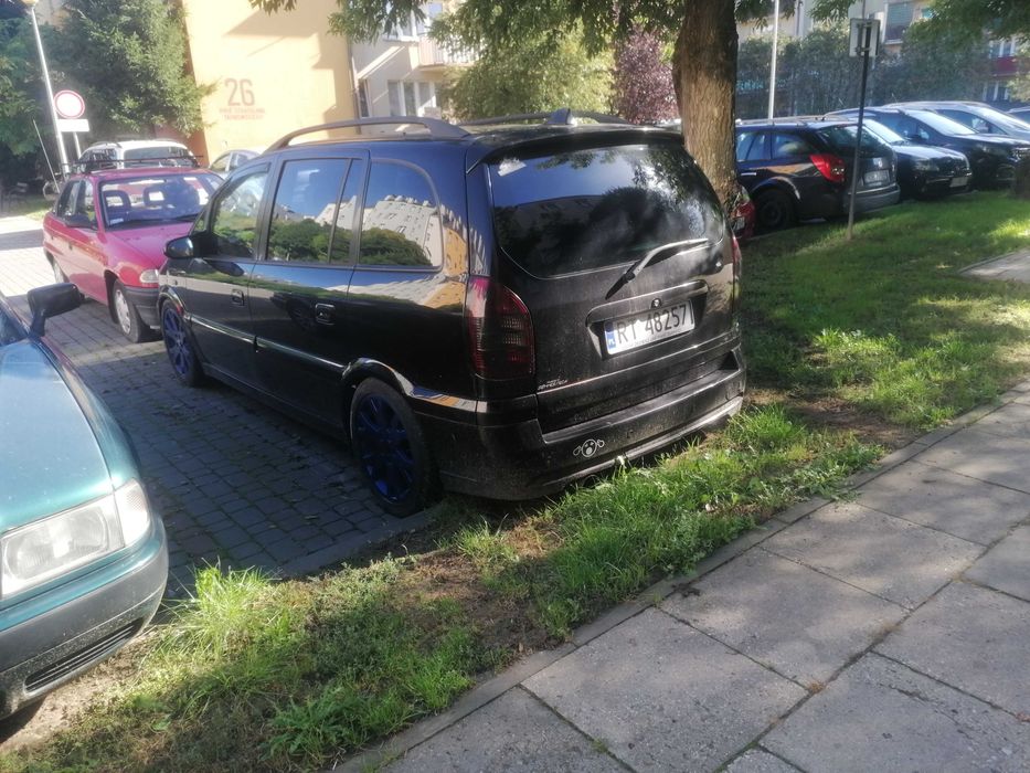 Opel zafira a 2.0 turbo opc b+g uszkodzona