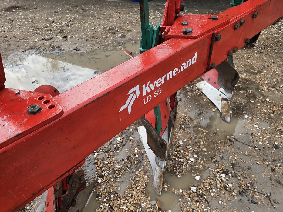 Pług Kverneland 5 (4+1) LD 85 orginał nowe elementy liniowanie