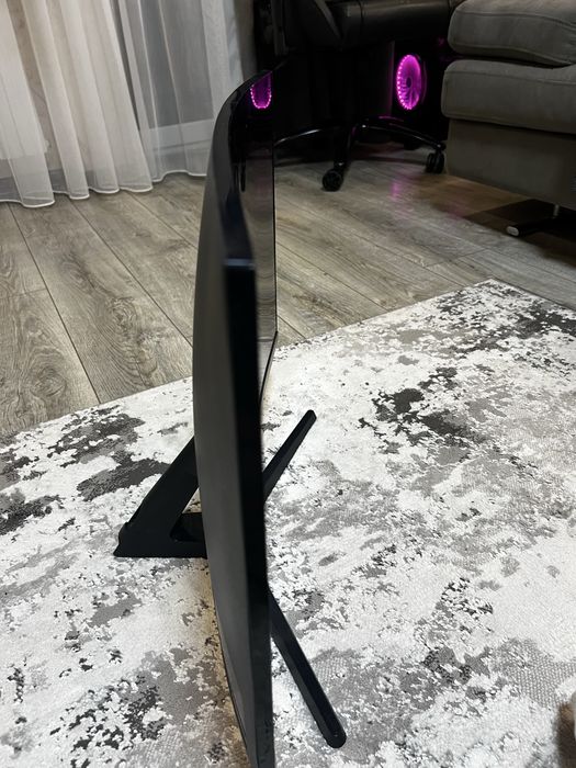 Продам изогнутый монитор samsung