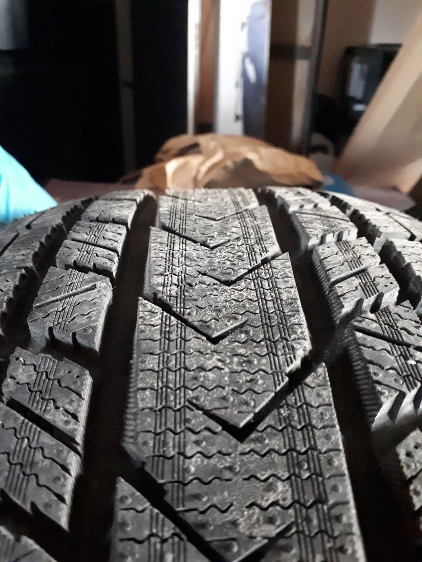 Opony zimowe 225/40 r18 Firemax