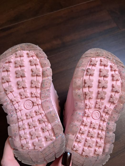 Продам зимние ботинки