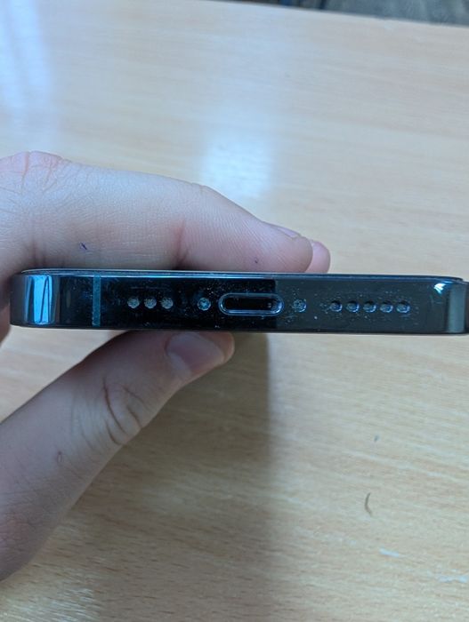 Продам iPhone 13 pro на 512gb в ідеальному стані акумулятори 85%