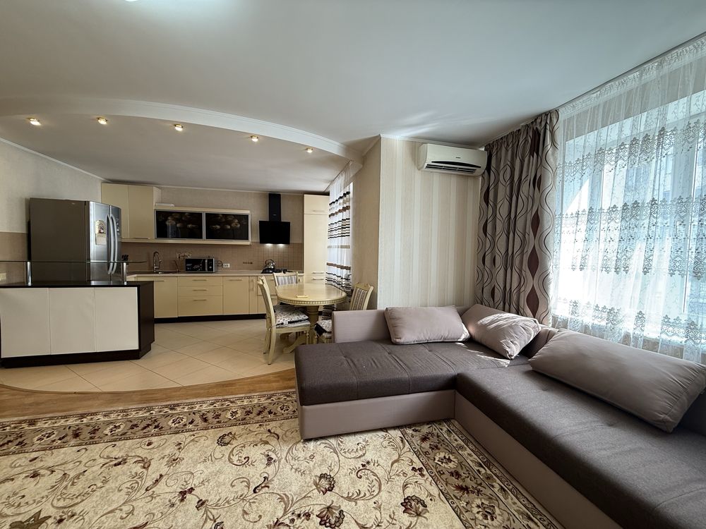 Продажа евродвушки в ЖК Северная звезда.5/9 кирпич,72 метра.