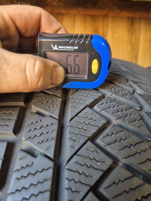 225/55/17 Continental Komplet zima 6,5mm 20r