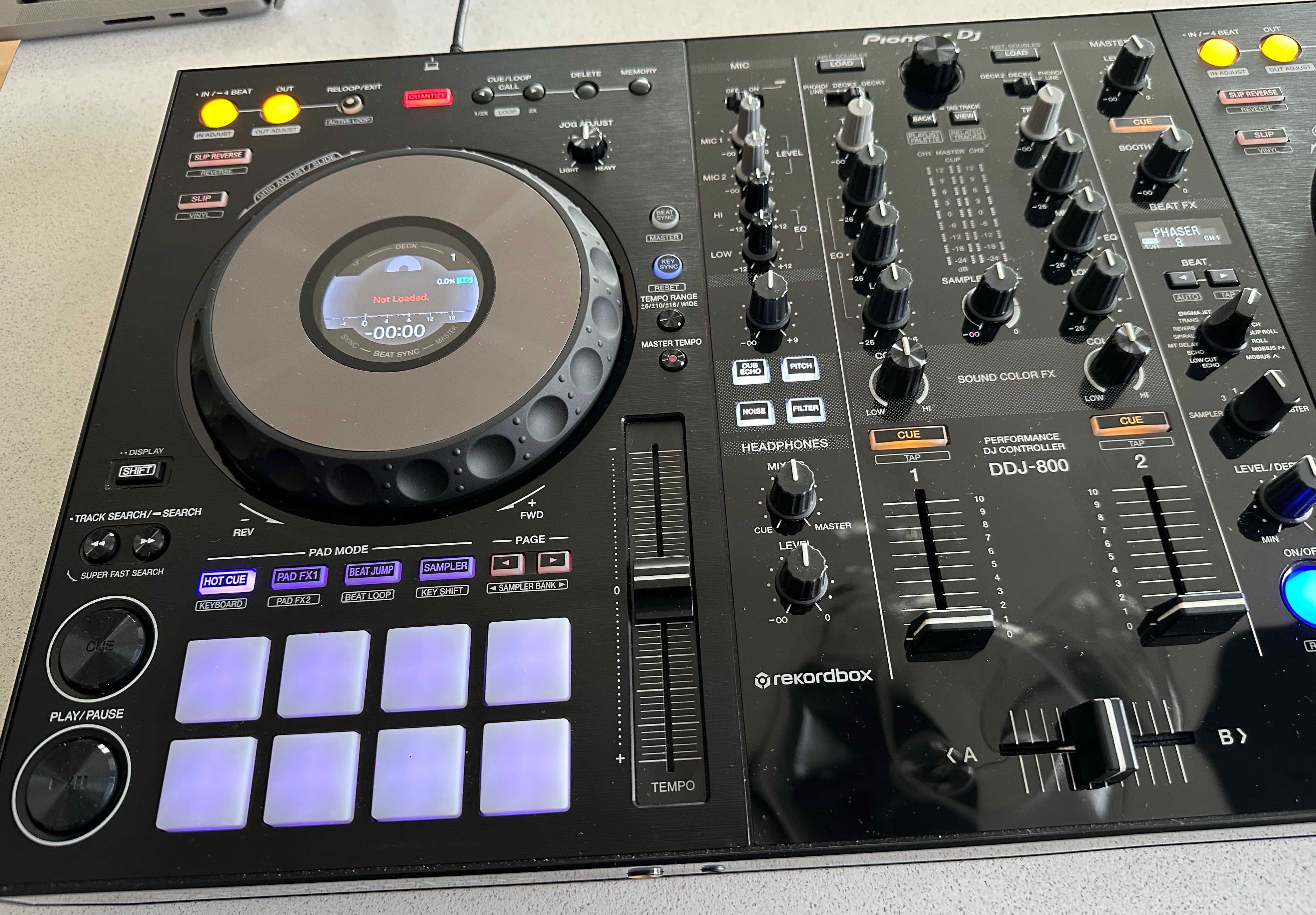 Kontroler DJ Pioneer DDJ 800 (jak nowy, 1 roczny,gwarancja) +decksaver
