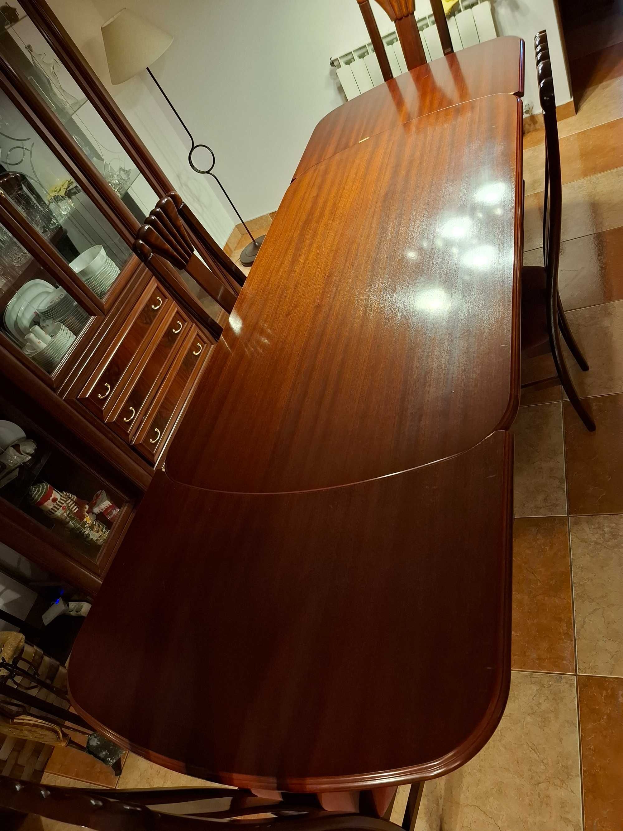 Sala de jantar completa