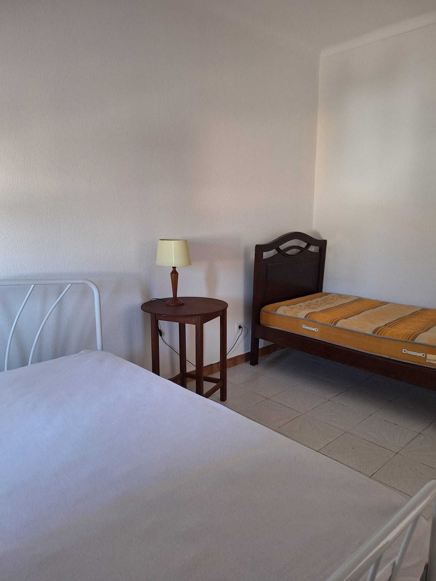 DUAS casas geminadas em Ermidas-Sado