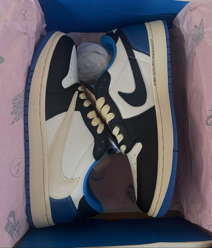 Air Jordan 1 Low Fragment x Travis Scott