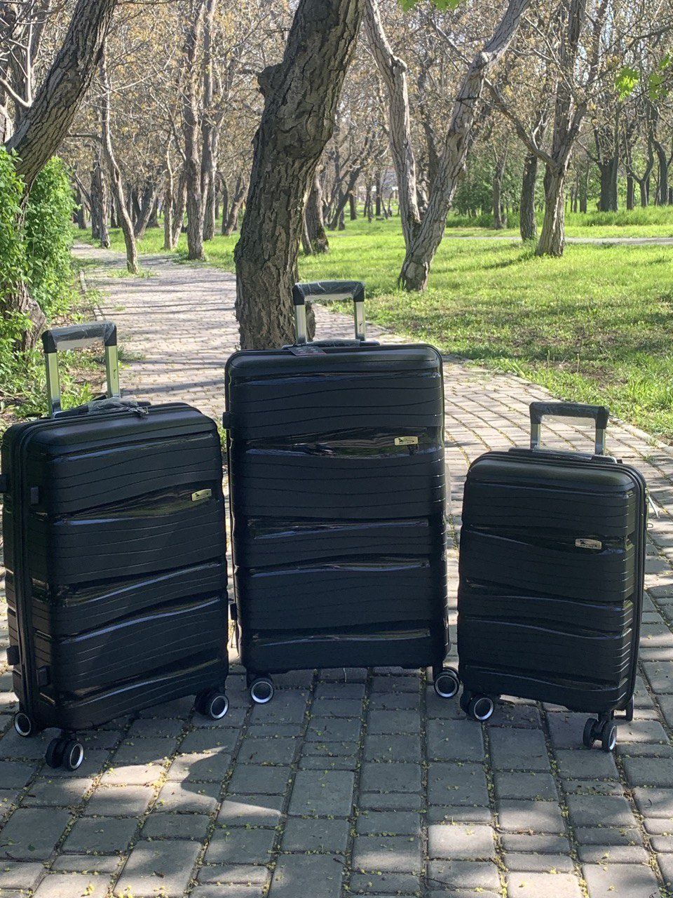Продам чемодан полипропиленен размер S