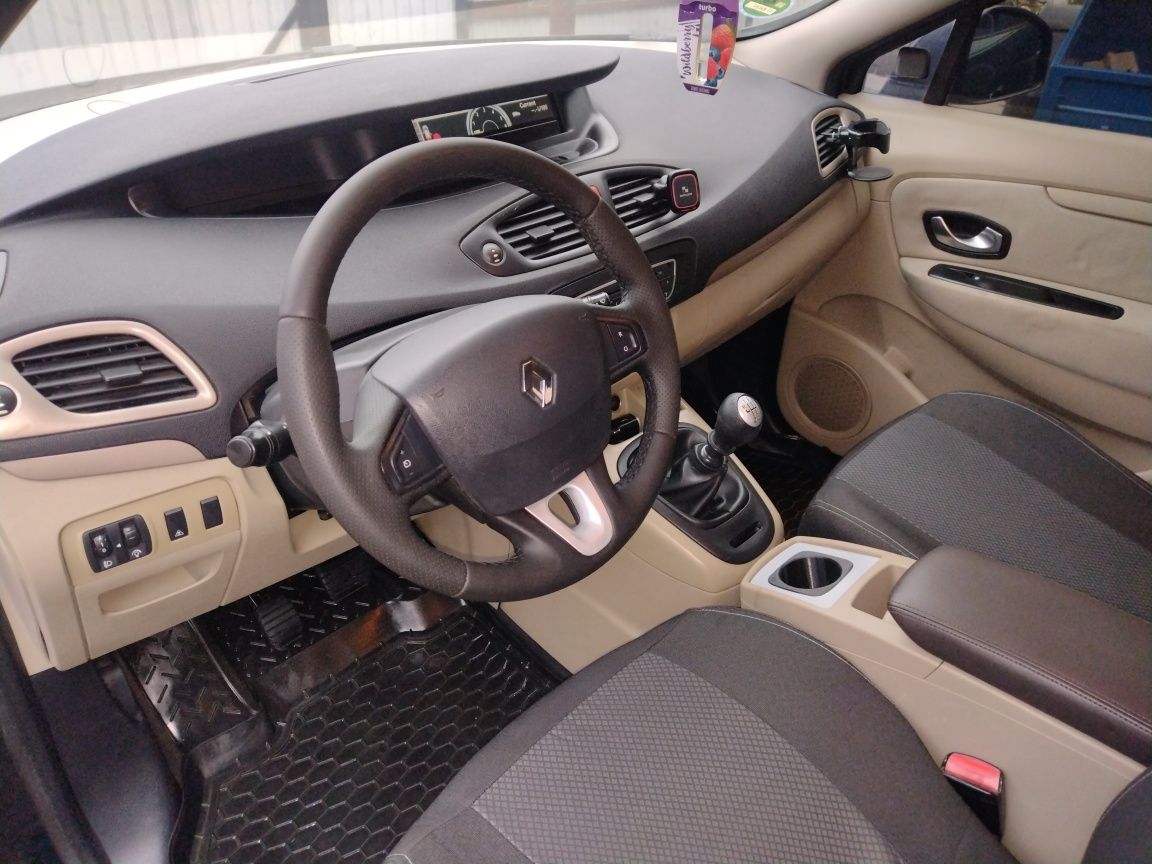 Renault grand scenic 3 1,9 DСi 2009 один власник.
