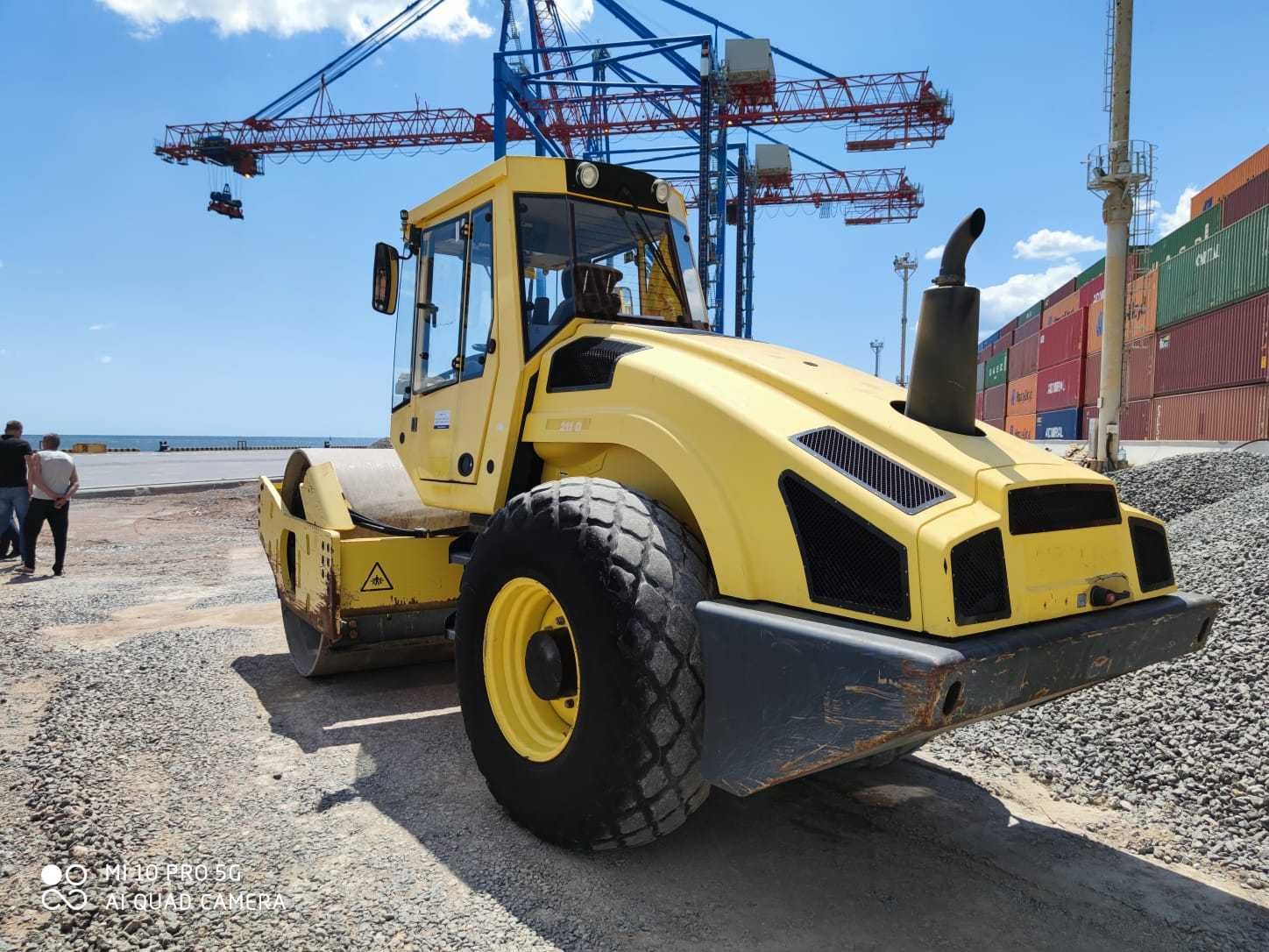 Продам дорожний каток BOMAG BW211 D-4