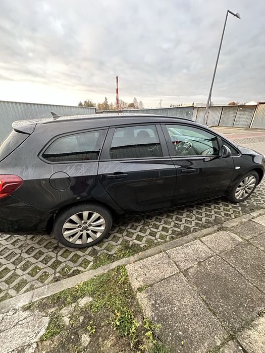 Opel Astra J kombi 2.0 CDTI