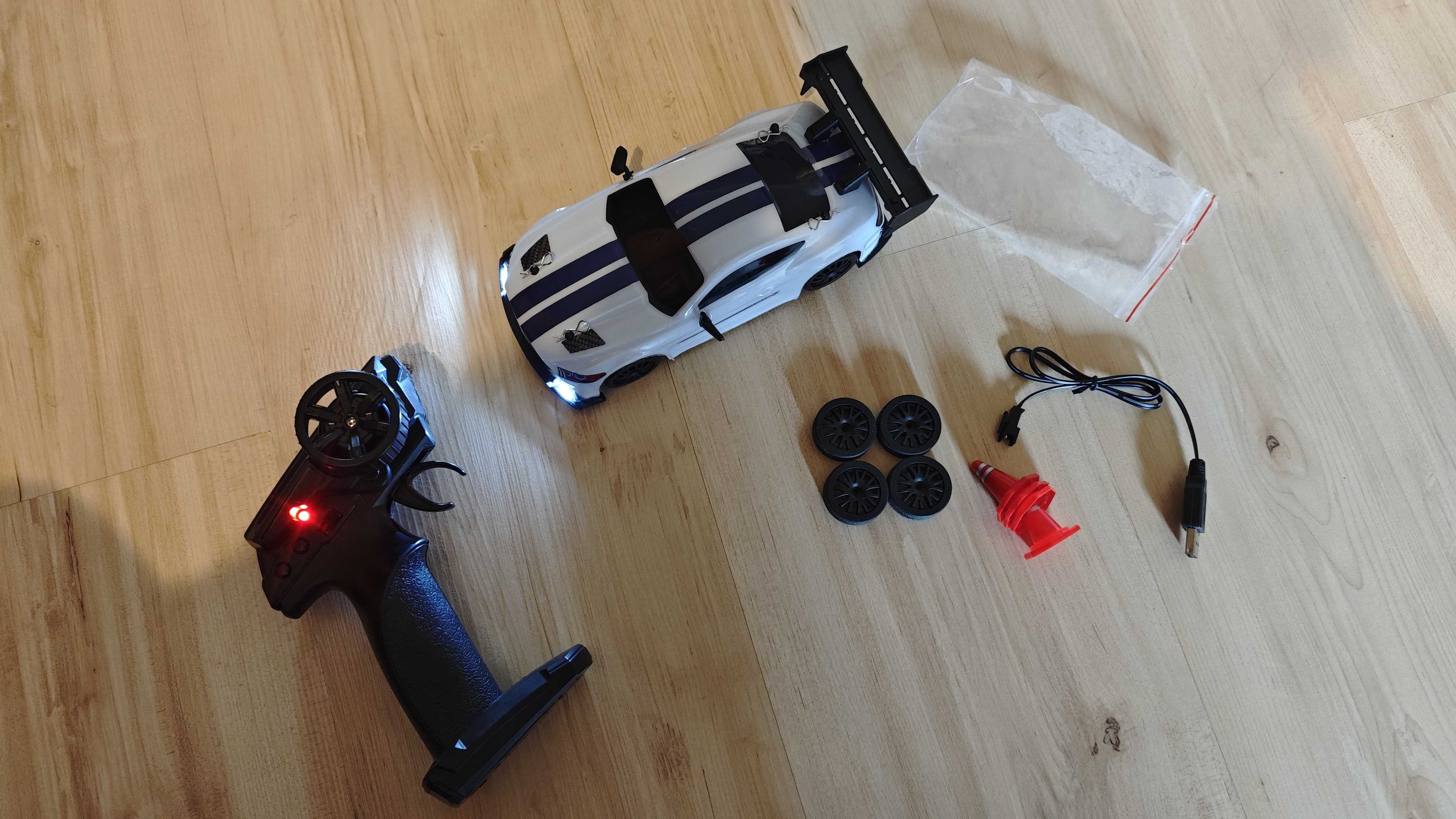 Autko RC DRIFT 4x4 samochód zdalnie sterowany LED zabawka do driftu