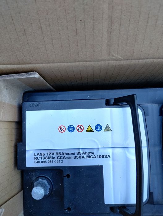 Akumulator 95AH 850A 12V P+ VARTA PROF DP AGM/LA95