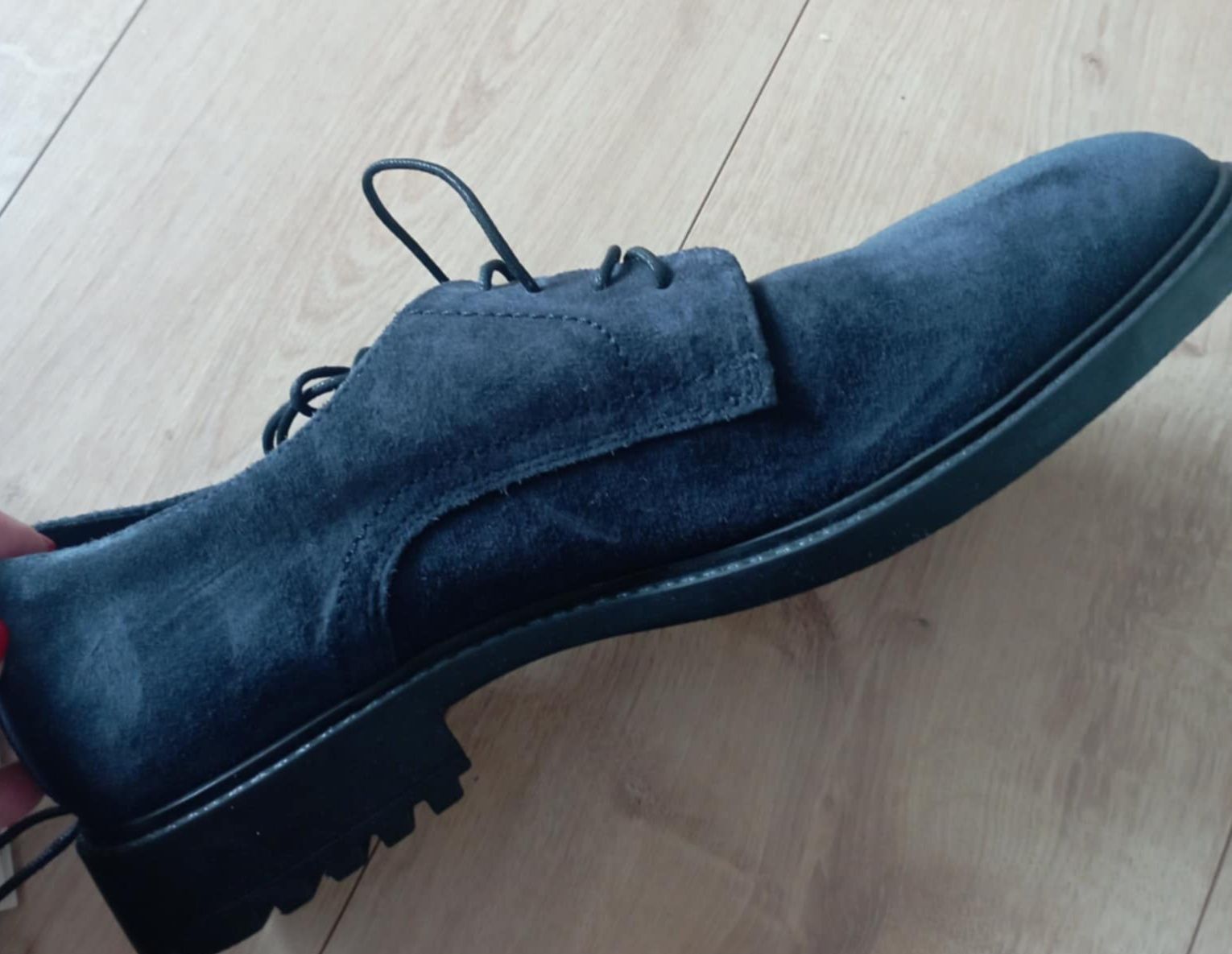 Buty do garnituru