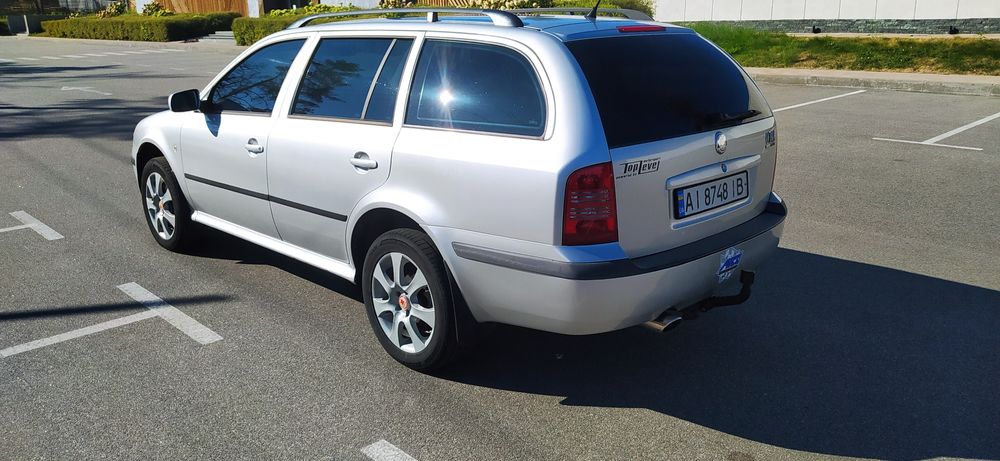 Шкода октавія тур 4х4 універсал 2006