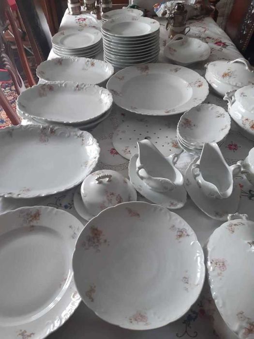 Sprzedam duży serwis obiadowy