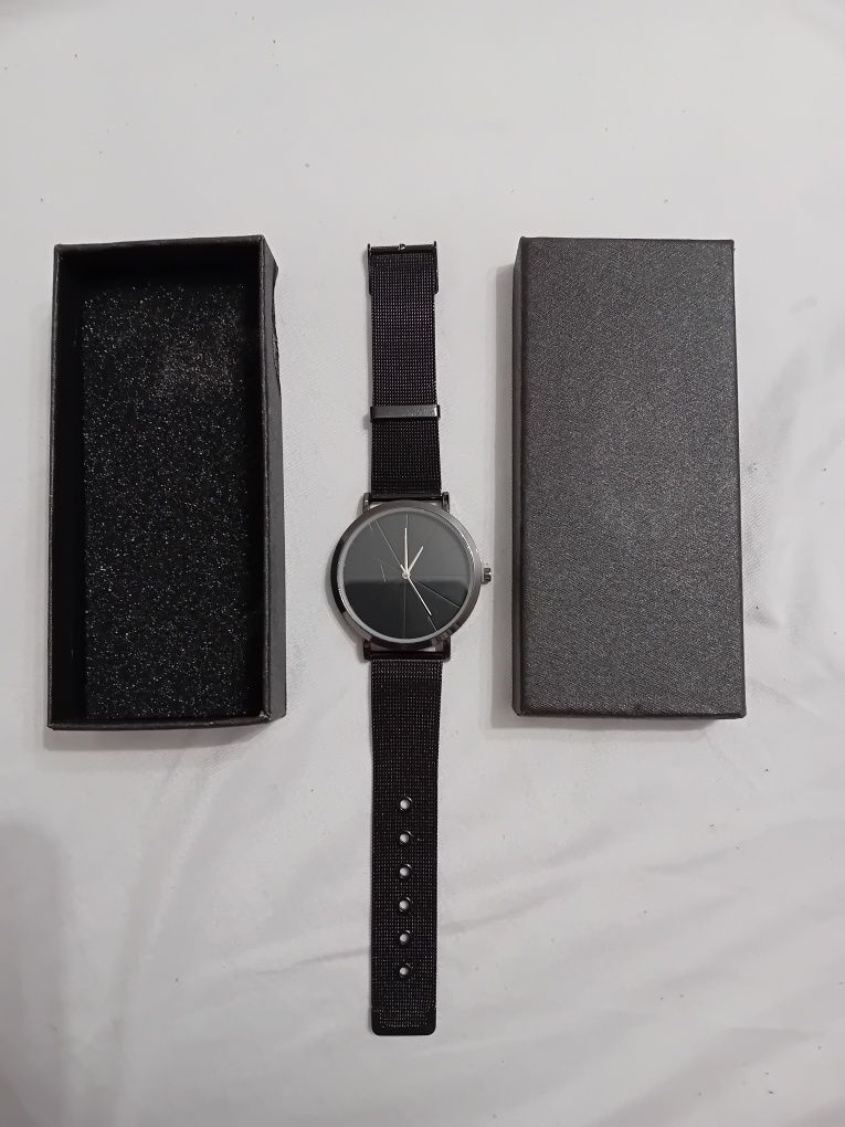 Zegarek Damski w pudełku nowy czarny