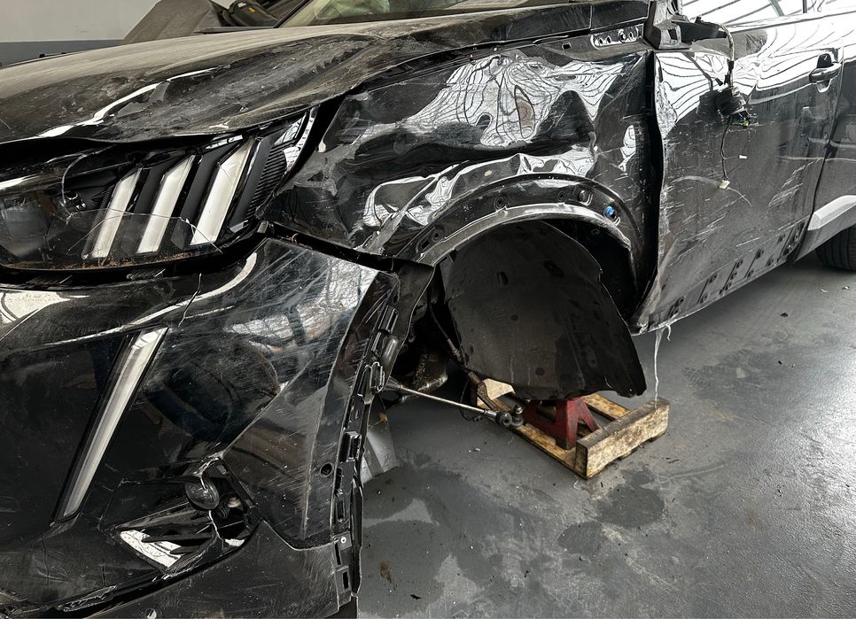 Peugeot 2008 1.2 GT - SALVADO