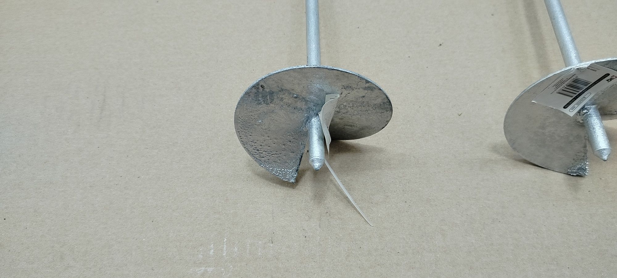 Kotwa wkręcana 4iQ Group 50 cm z wkrętem