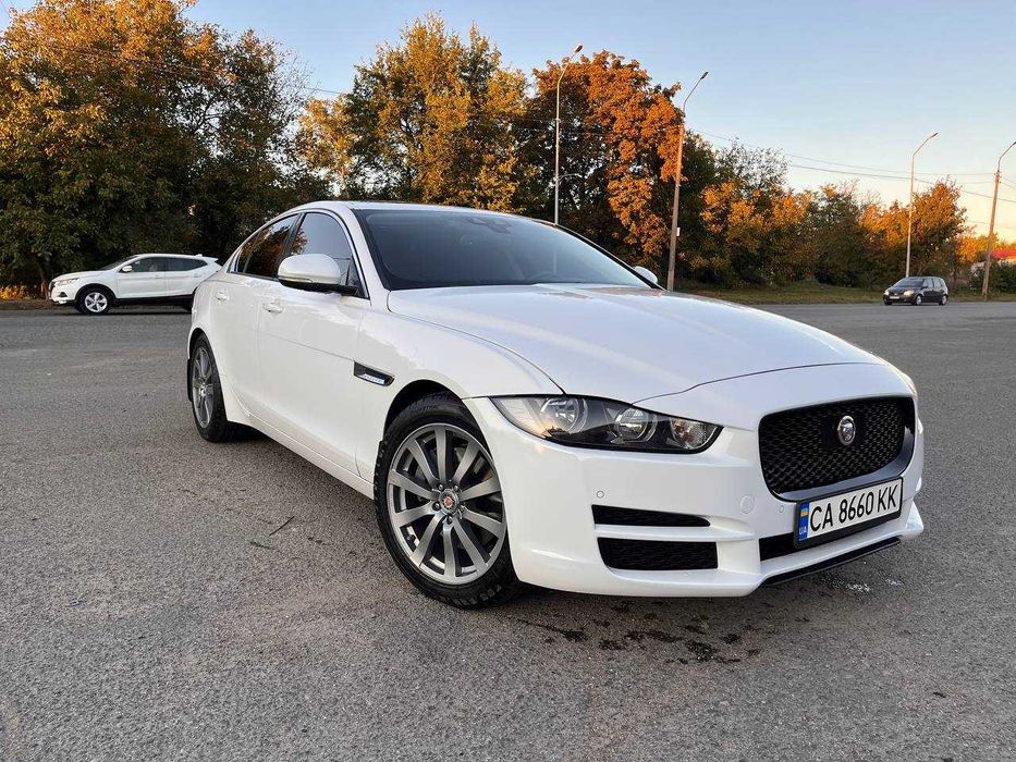 Jaguar XE 2016, як новий