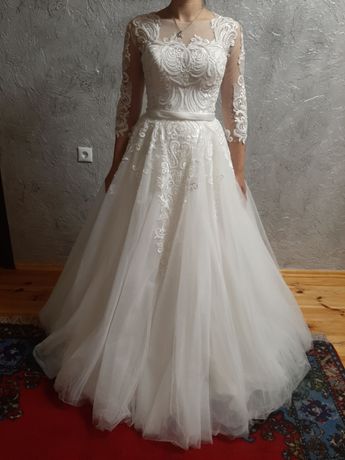Весільна сукня 2020 розмір 44