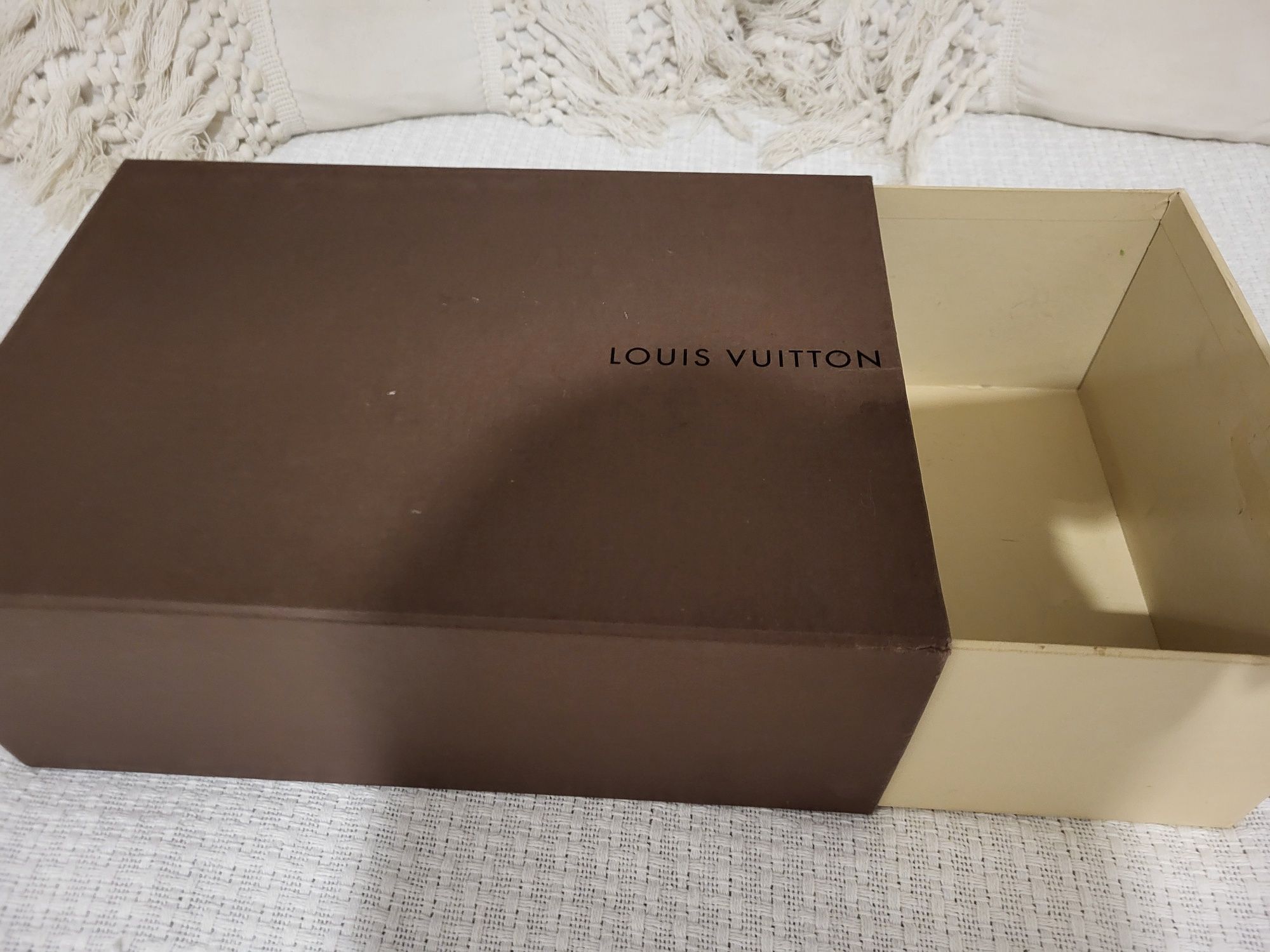Pudełko LV ,wymiary 21/31cm, oryginalne  na torebkę lub buty.
