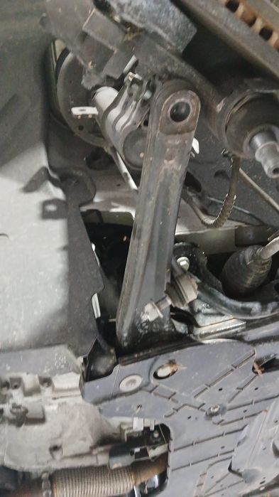 Braço de suspensão frente esquerdo PEUGEOT Expert