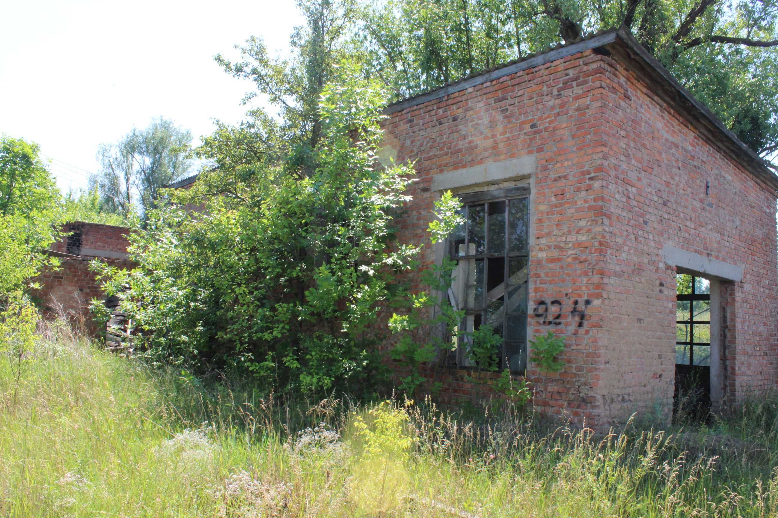 Будівлі цегельного заводу пл. 3250 кв.м., вул. Червоногвардійська, 52