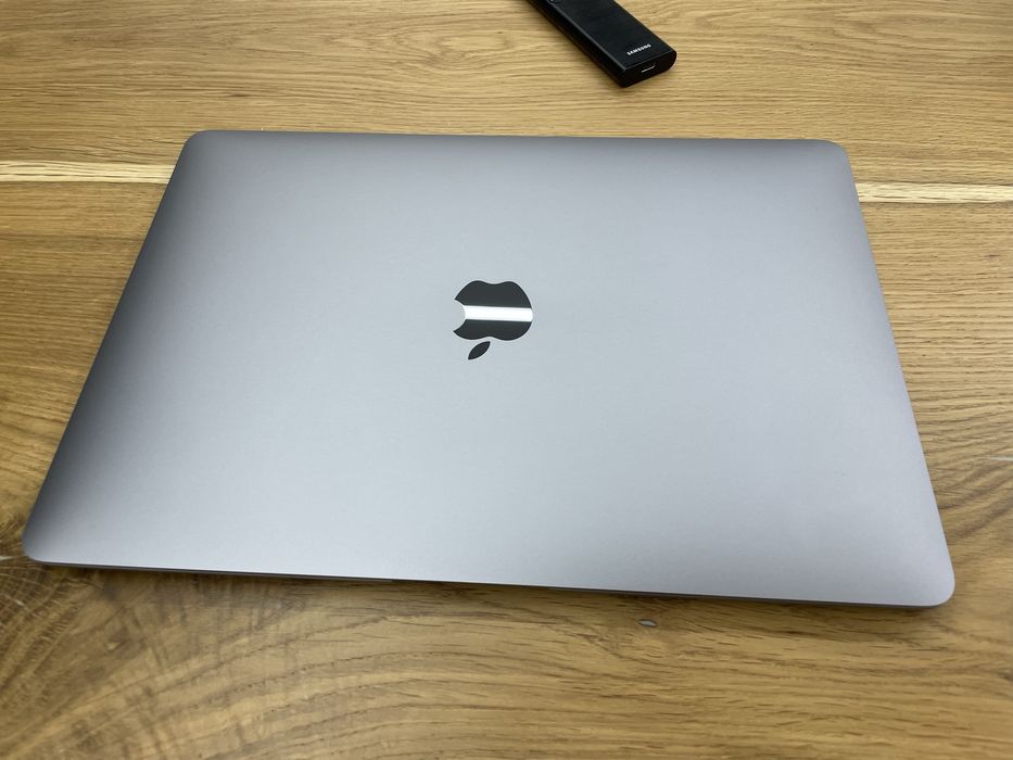 MacBook Air M1,2020 8/256 + Apple Magic Mouse White Multi-Touch