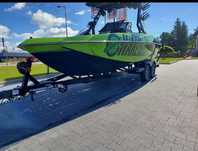 Motorówka Axis A22 Wakesurf Wakeboard Malibu