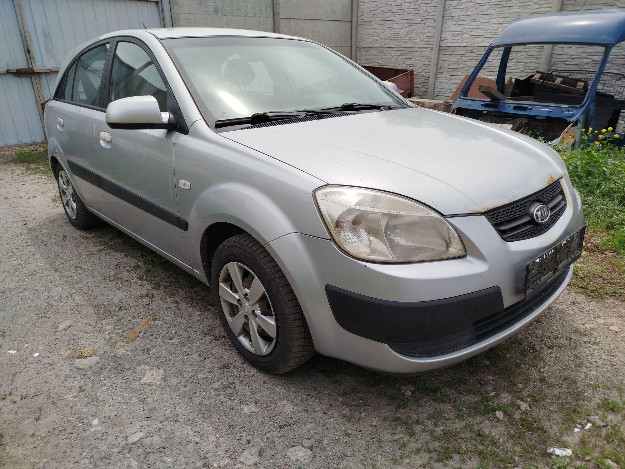 Розборка, шрот, оригінальні вживані запчастини на Kia Rio 2005-2011