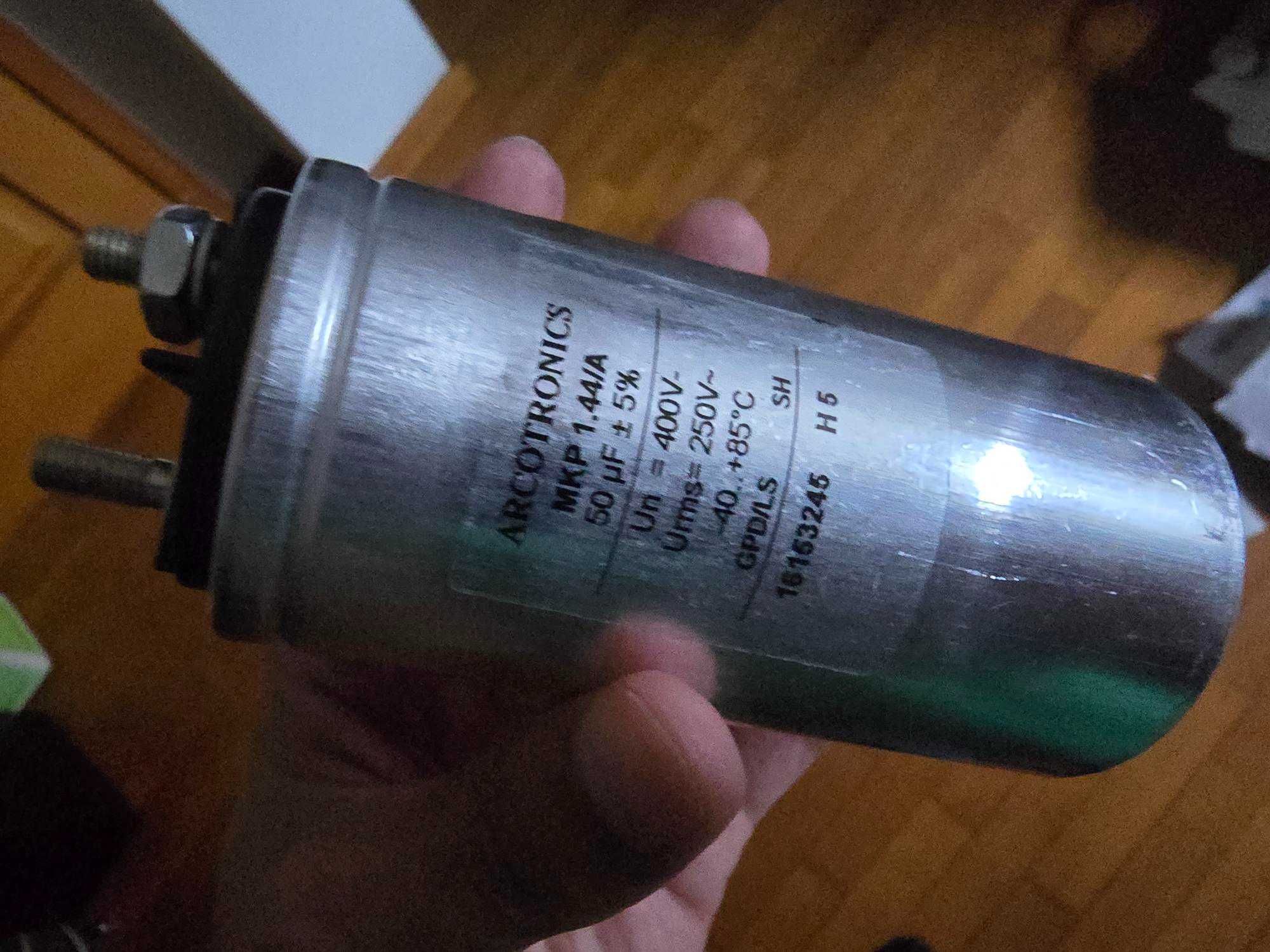Condensador Arcotronics MKP 1.44/A 50uF 400V