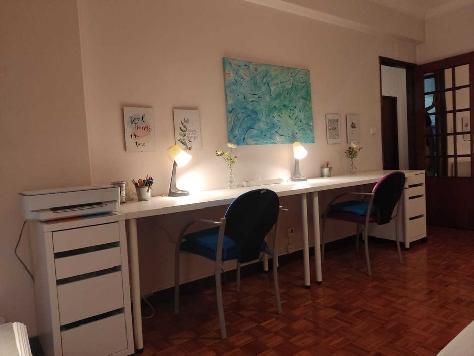 Quarto Estudantes Universitárias –2 AMIGAS-Metro à Porta