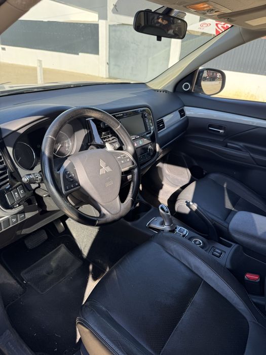 mitsubishi outlander plug-in hybrid